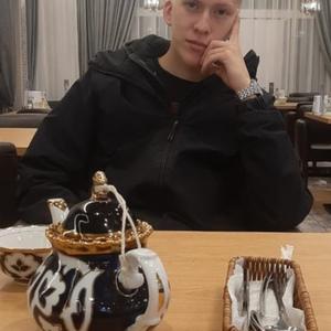 Парни в Йошкар-Оле: Алексей, 20 - ищет девушку из Йошкар-Олы