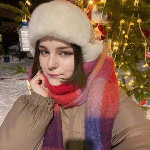 Девушки в Новосибирске: Катерина, 23 - ищет парня из Новосибирска