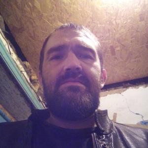 Парни в Светлограде: Виталий Крюков, 41 - ищет девушку из Светлограда