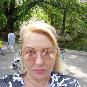 Девушки в Саратове: Карина, 48 - ищет парня из Саратова
