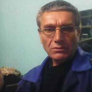 Юрий, 59 лет, Яровое