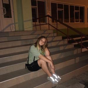 Девушки в Харькове: Arina, 22 - ищет парня из Харькова