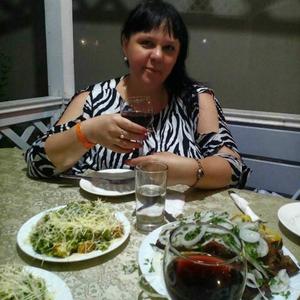 Девушки в Новокуйбышевске: Людмила, 49 - ищет парня из Новокуйбышевска