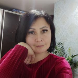 Девушки в Азнакаево: Леся, 44 - ищет парня из Азнакаево