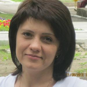 Девушки в Саратове: Елена, 51 - ищет парня из Саратова