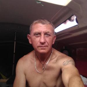 Парни в Владивостоке: Владимир Арсеньев, 54 - ищет девушку из Владивостока