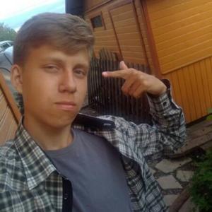 Илья, 22 года, Череповец