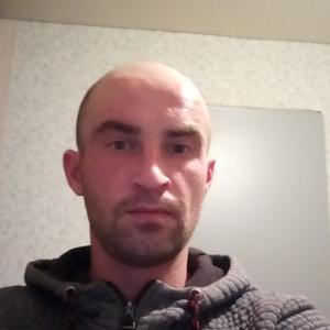 Парни в Томске: Эдуард, 31 - ищет девушку из Томска