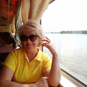 Девушки в Новосибирске: Людмила, 55 - ищет парня из Новосибирска