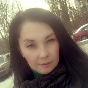 Девушки в Санкт-Петербурге: Алина, 26 - ищет парня из Санкт-Петербурга