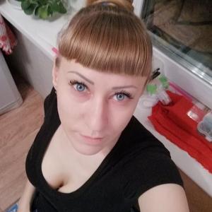 Девушки в Новосибирске: Елена, 34 - ищет парня из Новосибирска