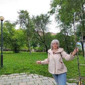 Девушки в Владивостоке: Елена, 61 - ищет парня из Владивостока
