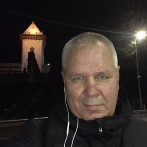 Парни в Кингисеппе: Дмитрий, 50 - ищет девушку из Кингисеппа