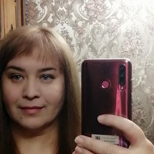 Девушки в Саратове: Мила, 46 - ищет парня из Саратова