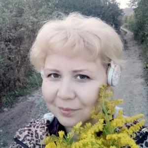 Девушки в Чебоксарах (Чувашия): Валентина Трофимова, 40 - ищет парня из Чебоксар (Чувашия)
