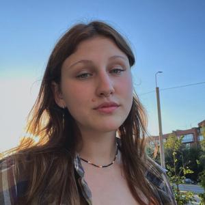 Девушки в Гатчине: Карина, 18 - ищет парня из Гатчины