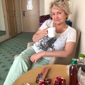 Девушки в Владивостоке: Светлана, 61 - ищет парня из Владивостока