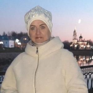 Девушки в Санкт-Петербурге: Людмила, 66 - ищет парня из Санкт-Петербурга