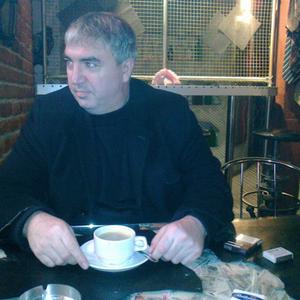 Парни в Твери: Алексей, 54 - ищет девушку из Твери