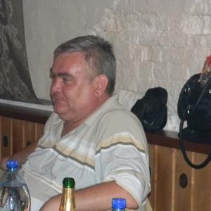 Парни в Таганроге: Павел, 62 - ищет девушку из Таганрога