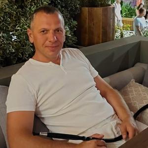 Влад, 44 года, Саратов