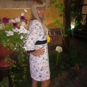 Девушки в Томске: Юлия, 46 - ищет парня из Томска
