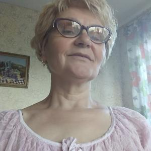 Девушки в Казани (Татарстан): Ирина, 65 - ищет парня из Казани (Татарстан)
