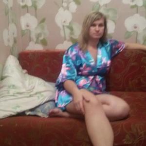 Девушки в Волгограде: Ирина, 33 - ищет парня из Волгограда