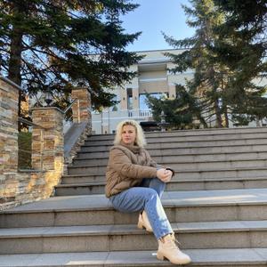 Девушки в Владивостоке: Светлана, 41 - ищет парня из Владивостока