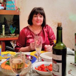 Девушки в Твери: Olga, 64 - ищет парня из Твери