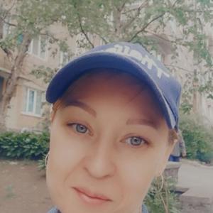 Девушки в Владивостоке: Настя, 38 - ищет парня из Владивостока