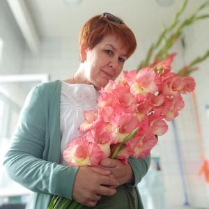 Девушки в Калининграде: Елена, 54 - ищет парня из Калининграда