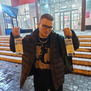 Парни в Новокузнецке: Сергей, 21 - ищет девушку из Новокузнецка