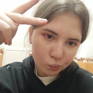 Девушки в Новосибирске: Елизавета, 23 - ищет парня из Новосибирска