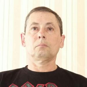 Девушки в Владивостоке: Сергей, 55 - ищет парня из Владивостока