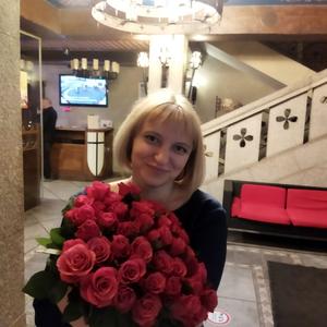 Девушки в Калининграде: Надежда, 42 - ищет парня из Калининграда