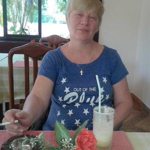 Девушки в Ижевске: Ольга, 57 - ищет парня из Ижевска