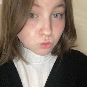 Девушки в Омске: Виктория, 18 - ищет парня из Омска