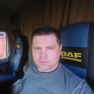 Сергей, 48 лет, Вахтан