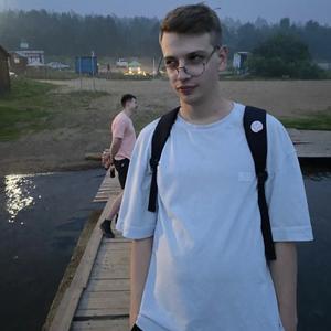 Парни в Томске: Антон, 25 - ищет девушку из Томска