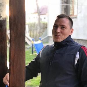 Парни в Черновцах: Дмитро, 37 - ищет девушку из Черновиц