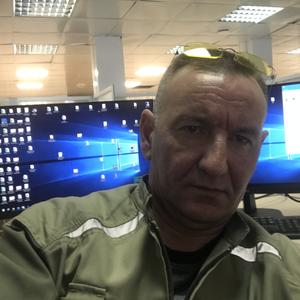 Парни в Нижнекамске: Эдуард Сафиянович Марданшин, 54 - ищет девушку из Нижнекамска