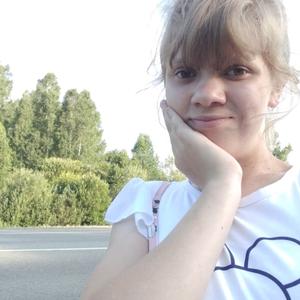 Девушки в Бийске: Юля, 22 - ищет парня из Бийска