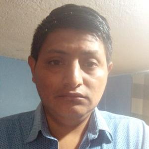 Девушки в Quito: Luis Gustavo Caillagua Caiza, 34 - ищет парня из Quito