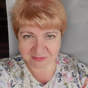 Девушки в Саяногорске: Елена Захарова, 58 - ищет парня из Саяногорска