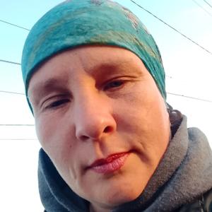 Девушки в Омске: Людмила, 41 - ищет парня из Омска