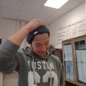 Парни в Перми: Денис Миронов, 22 - ищет девушку из Перми
