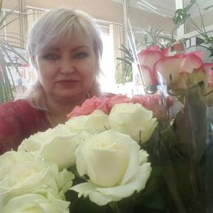 Девушки в Нижний Новгороде: Елена, 59 - ищет парня из Нижний Новгорода