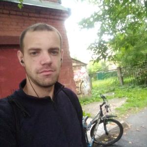Парни в Череповце: Виктор Данилов, 33 - ищет девушку из Череповца