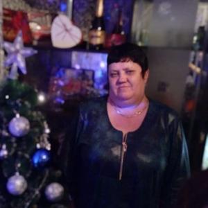 Девушки в Арсеньеве: Елена, 54 - ищет парня из Арсеньева